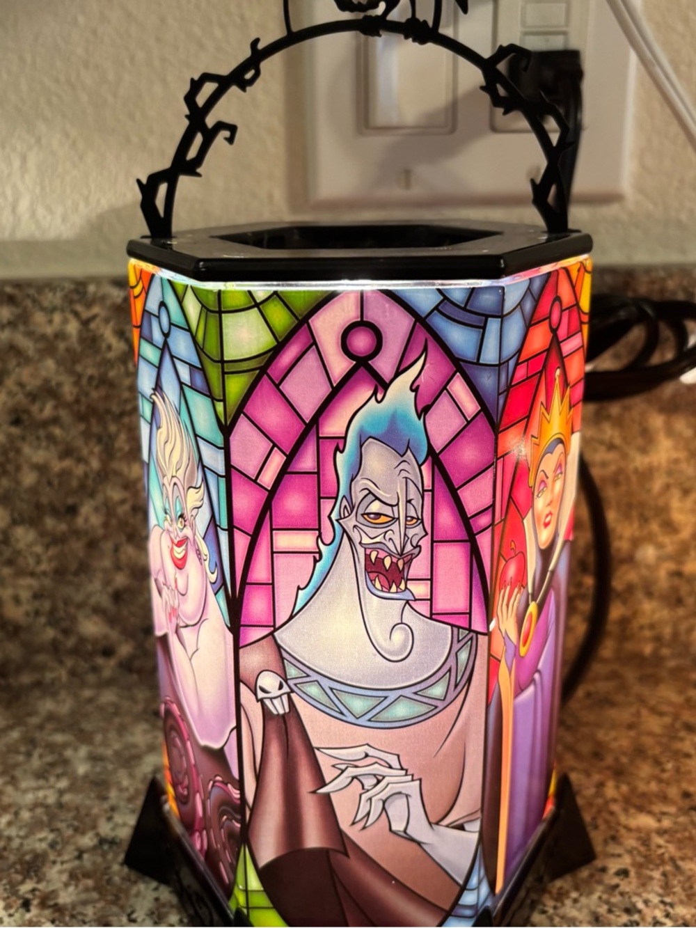 Disney scentsy  Villains Stained Glass Style Lamp - Ursula Accent Light - Picture 2 of 14